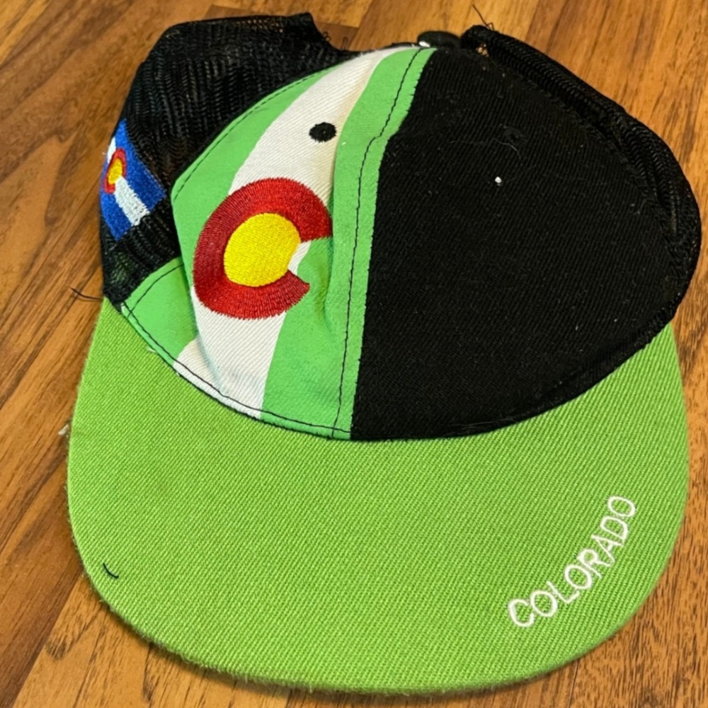 Uluru Trading Co Colorado Trucker Hat Mens OSFM Snapback Green Black Mesh Cap